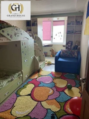 Продам 3-и кімнатну квартиру на Жадова.