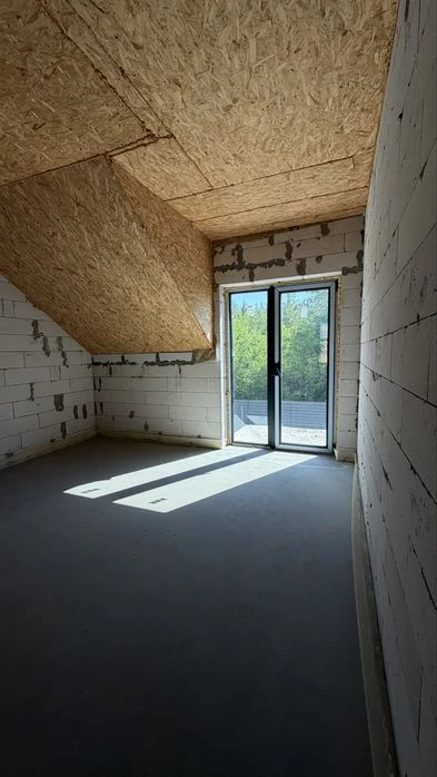 Продаж таунхауса 160 м² з гаражем на Лелеківці