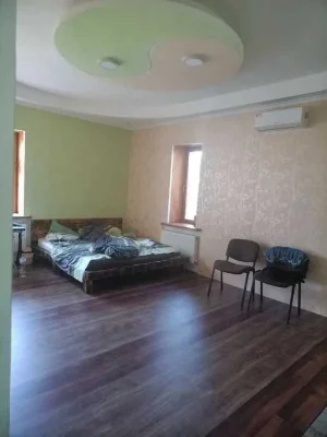 Продам 2-поверховий будинок із власним СТО ЖМ Фрунзенський,