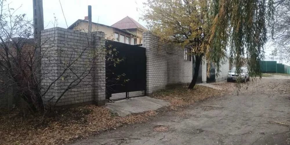 Продам 2-поверховий будинок із власним СТО ЖМ Фрунзенський,