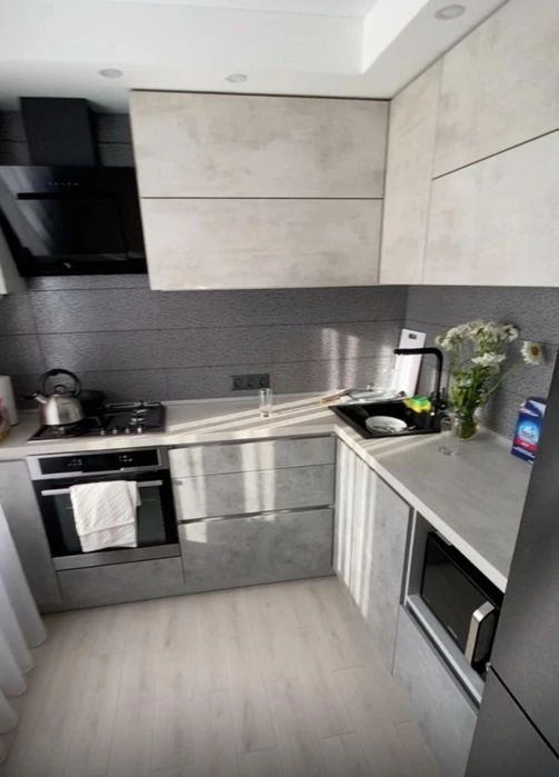 Продам 3х кім квартиру вул Світла Хортицький р-н