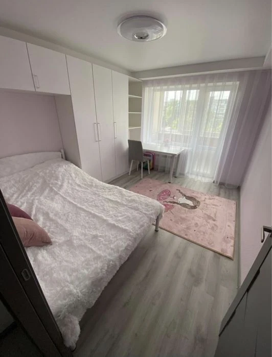 Продам 3х кім квартиру вул Світла Хортицький р-н