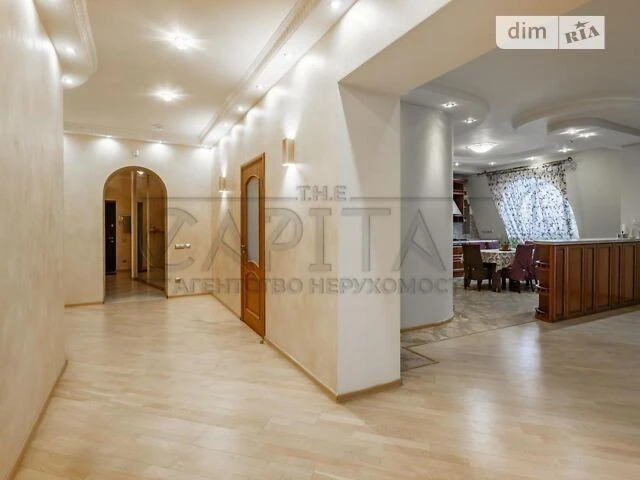 Sale of a 5-room apartment of 175 sq. m. on Oleksandra Konyskyi St. 7