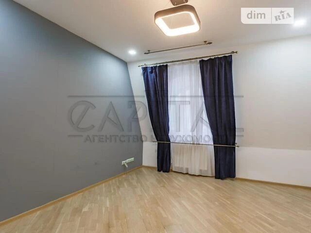 Sale of a 5-room apartment of 175 sq. m. on Oleksandra Konyskyi St. 7