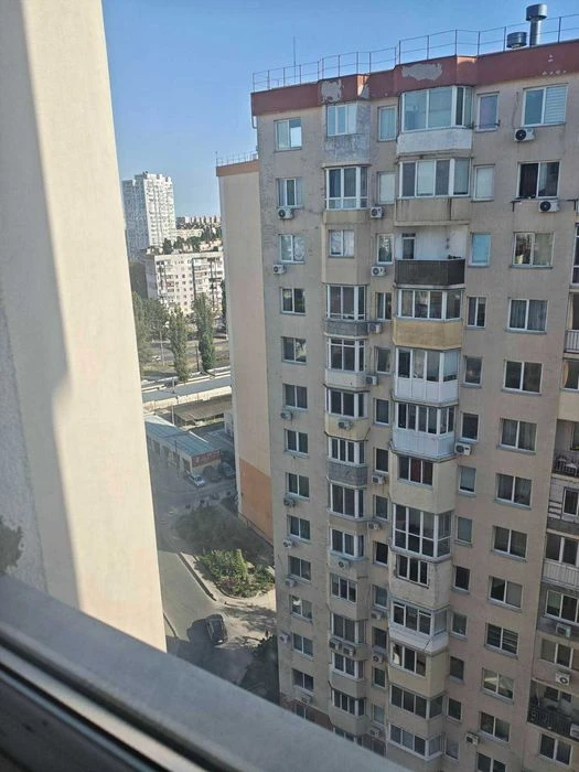 Однокімнатна квартира з ремонтом в Київському районі