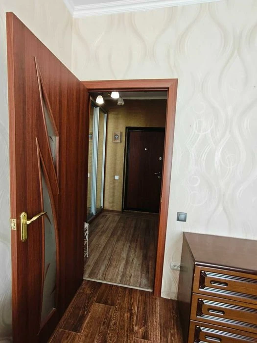 Однокімнатна квартира з ремонтом в Київському районі
