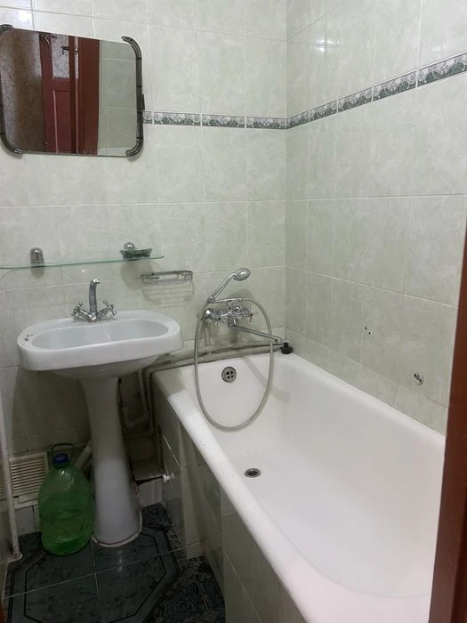 Продам 3к кв на Холодной горе, 10 мин до метро.