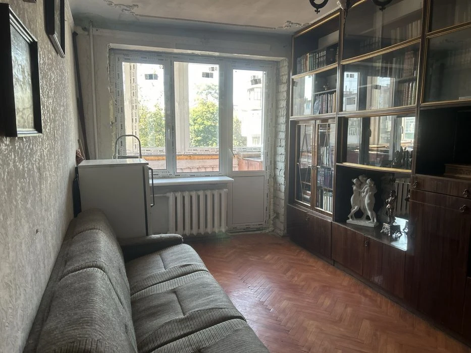 Продам 3к кв на Холодной горе, 10 мин до метро.