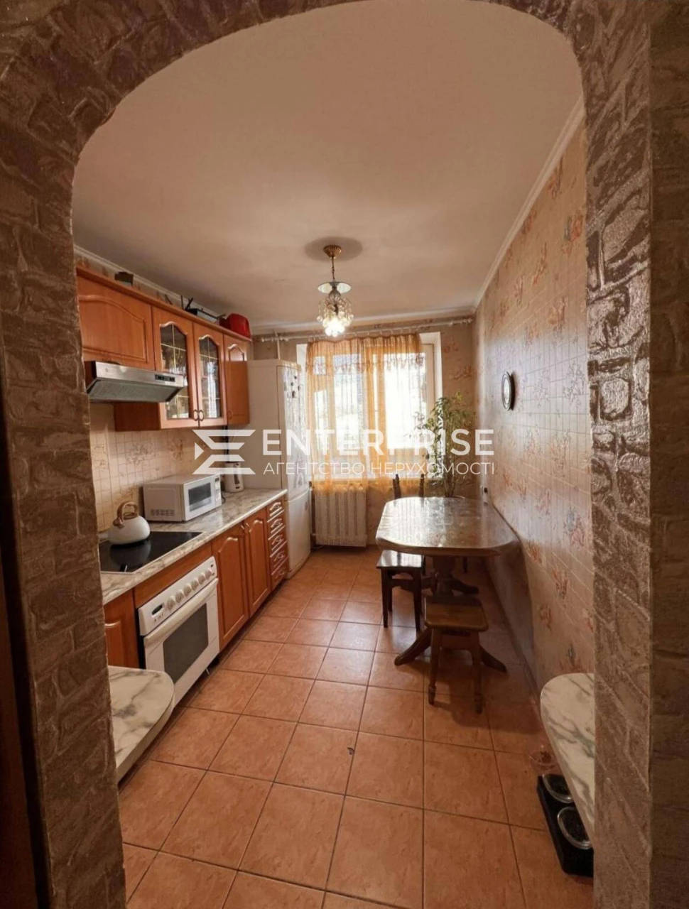 Продажа 3к квартири в Солом'янському районі, вул. Єреванська