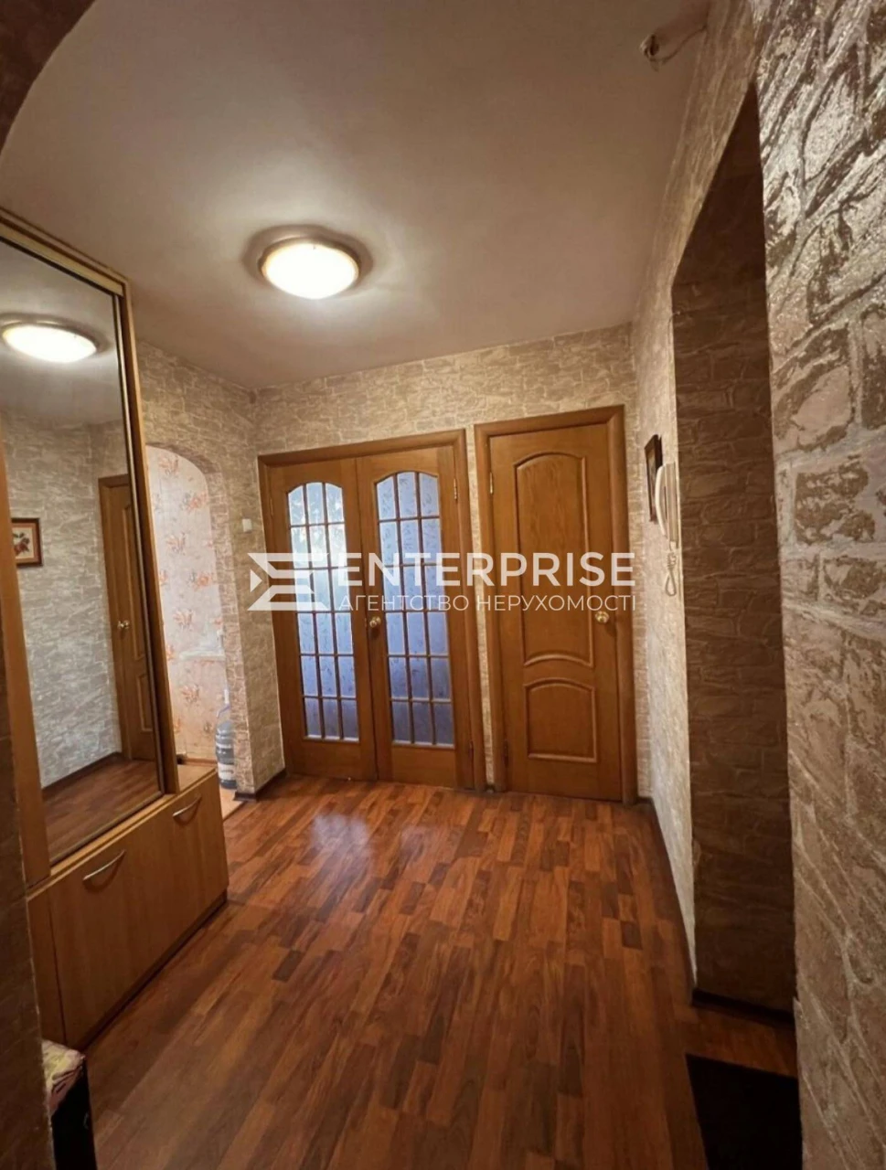 Продажа 3к квартири в Солом'янському районі, вул. Єреванська