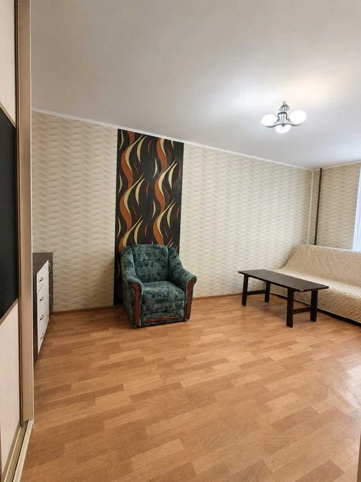 м Шулявська, вулиця Тетянинська, 9, продаж просторої 47м2 кв