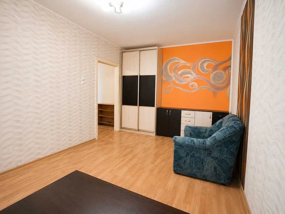 м Шулявська, вулиця Тетянинська, 9, продаж просторої 47м2 кв