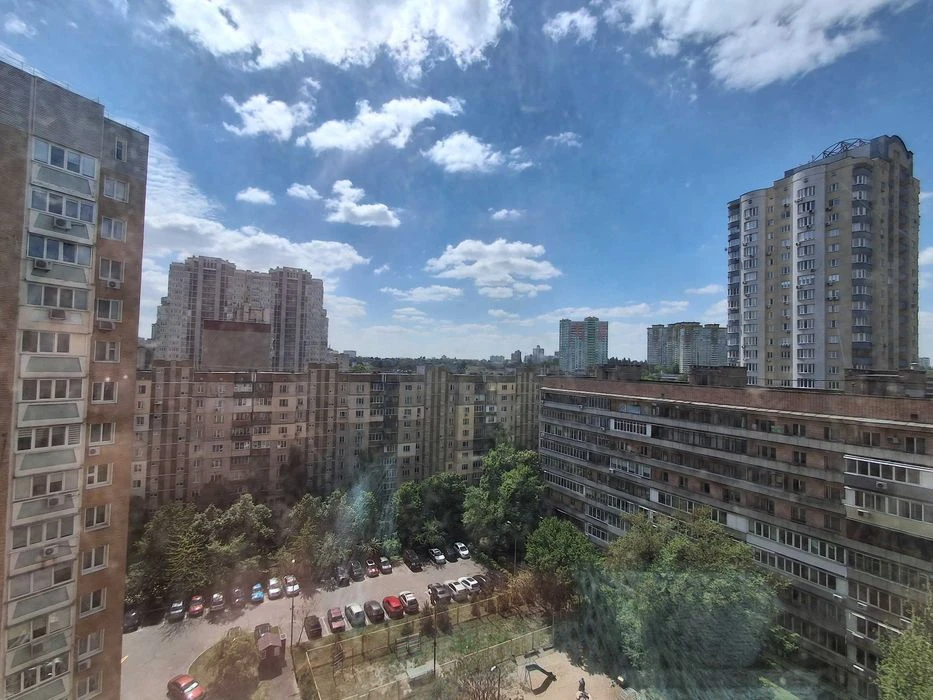 м Шулявська, вулиця Тетянинська, 9, продаж просторої 47м2 кв