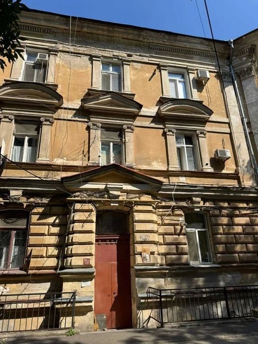 В продаже однокомнатная квартира, центр города, ул. Канатная