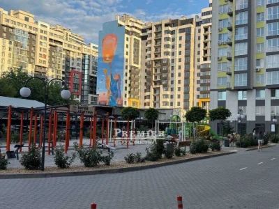 2к квартира 51 м² на Таїрова, панорамні вікна та закрита тер