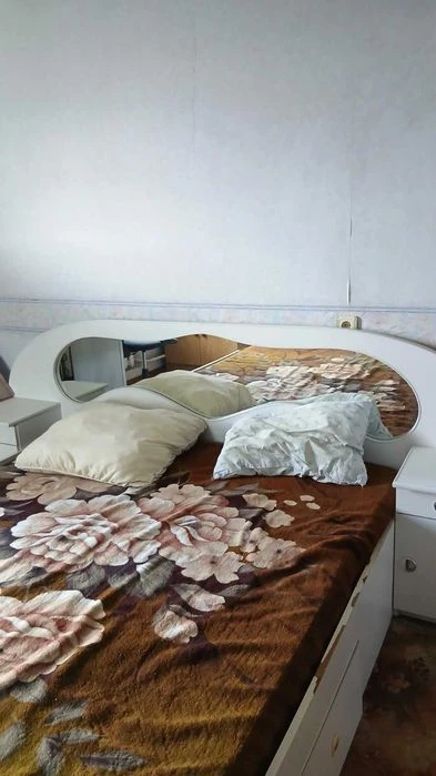 Простора двокімнатна квартира в цегляному будинку