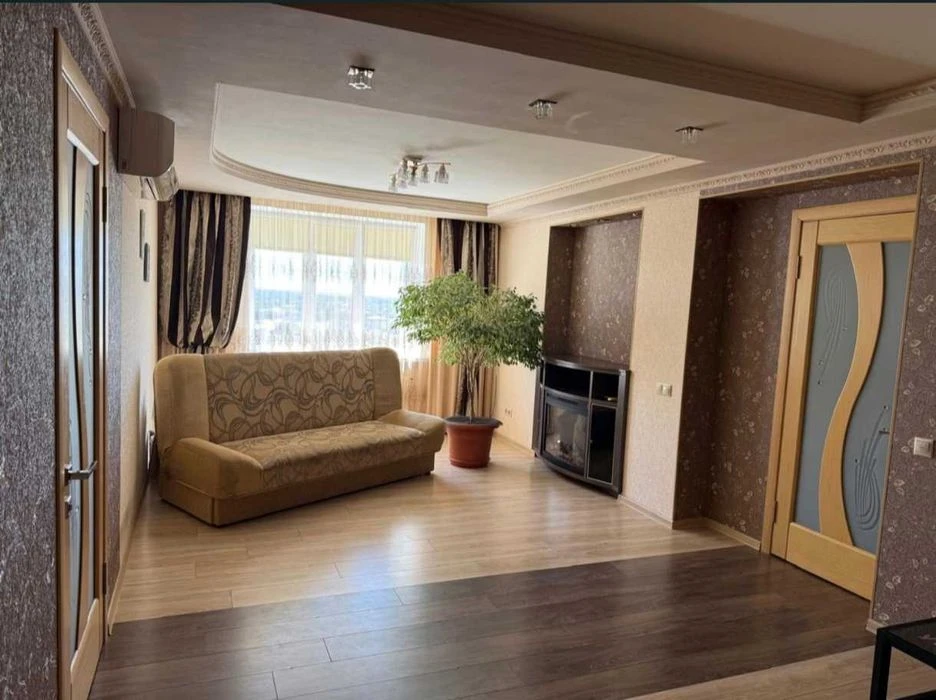 Дворівнева 5-кімнатна квартира 161,5 м² у Черкасах