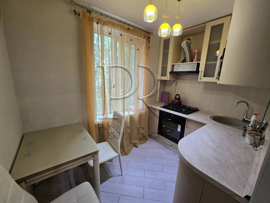 Продаж 2 кімн. квартири вулиця Родини Глаголєвих 22А