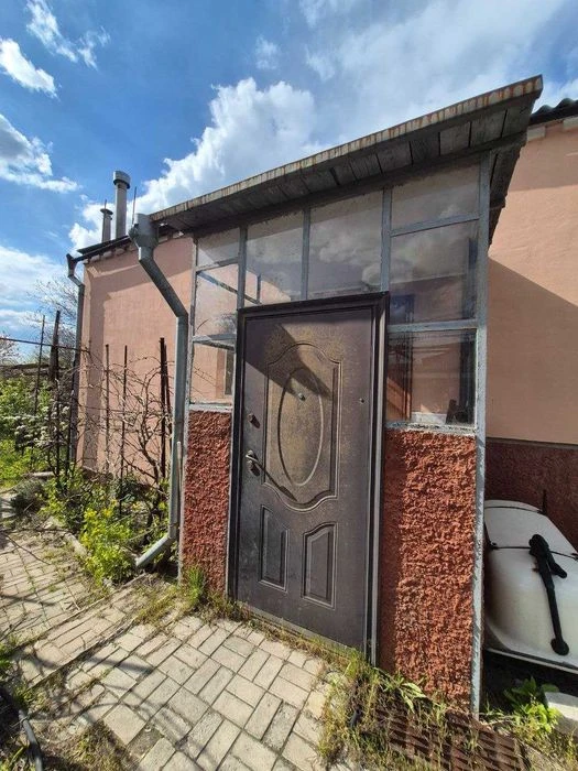 Продам 2 поверховий будинок у Чечелівському районі.