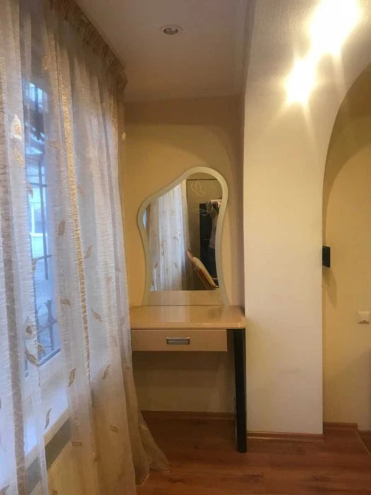 Продаж 2кк квартири в центрі міста . Автономне опалення. Роз
