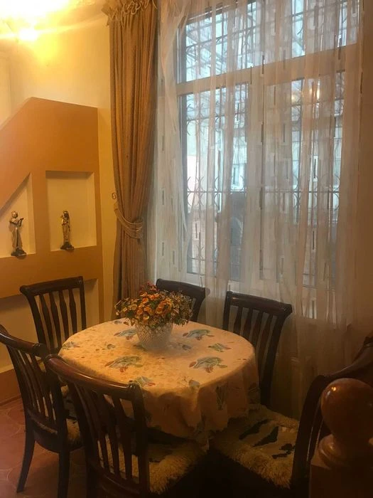 Продаж 2кк квартири в центрі міста . Автономне опалення. Роз