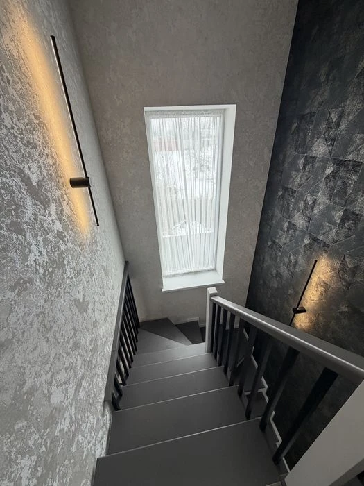 Duplex with renovation! Large plot, close to EVERYTHING! Metro, Epicenter