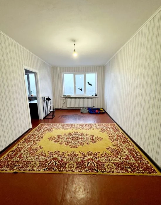 Продаж 4 кімнатної квартири. Газ. Метро Перемога. Торг. Серт