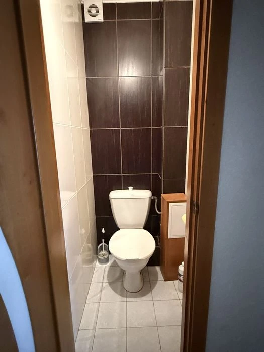 Продам 4-х кімнатну квартиру.