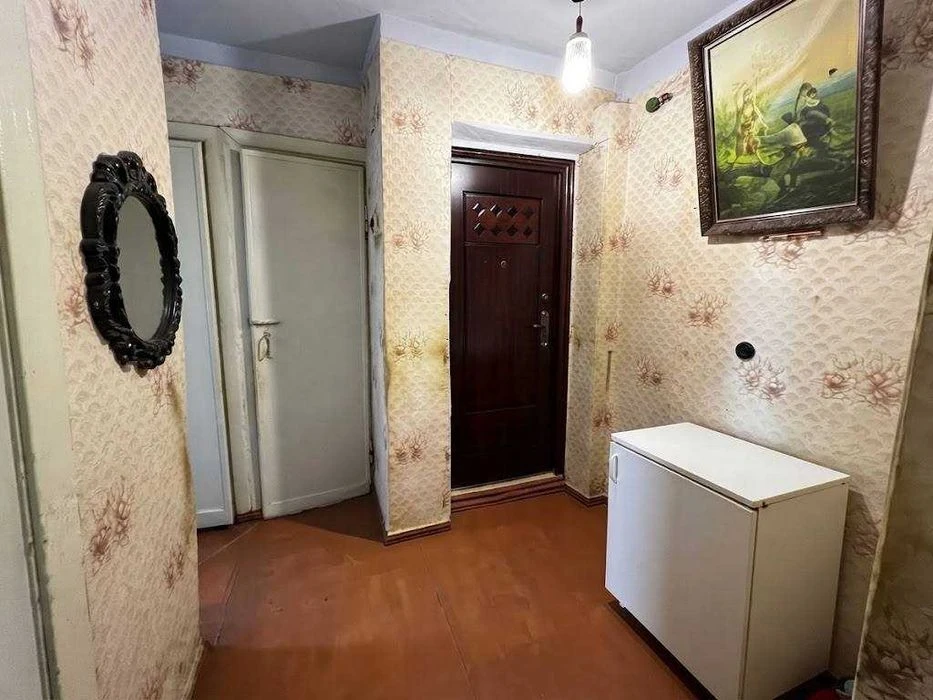 Продаж 2-х к квартири під ремонт