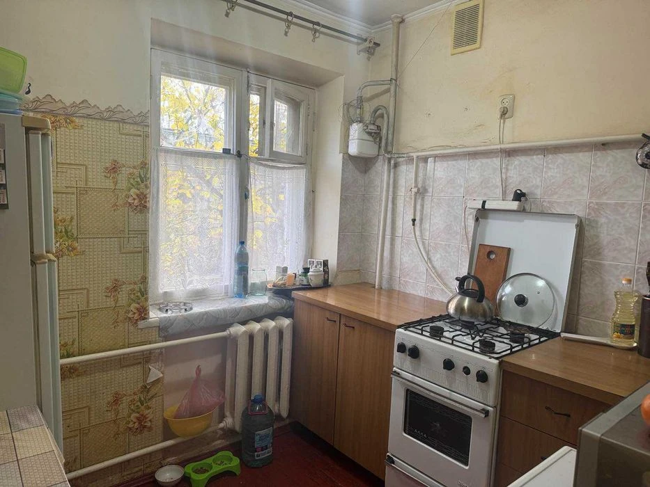 Продаю 3 комнатную квартиру на Рассвете и1