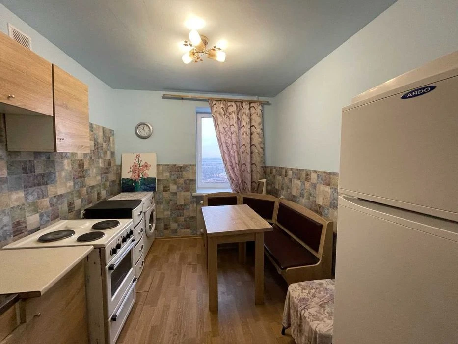 Продаю двухкомнатную квартиру на Пр.Мира и1
