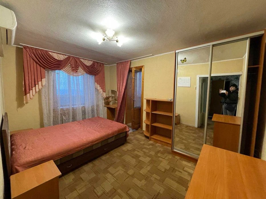 Продаю двухкомнатную квартиру на Пр.Мира и1