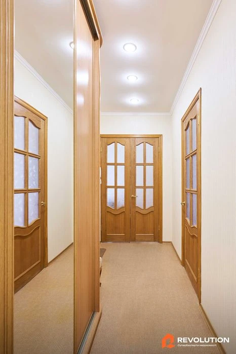 Без комісії. Продаж 2к квартири 57м2, вул. Новодарницька 13