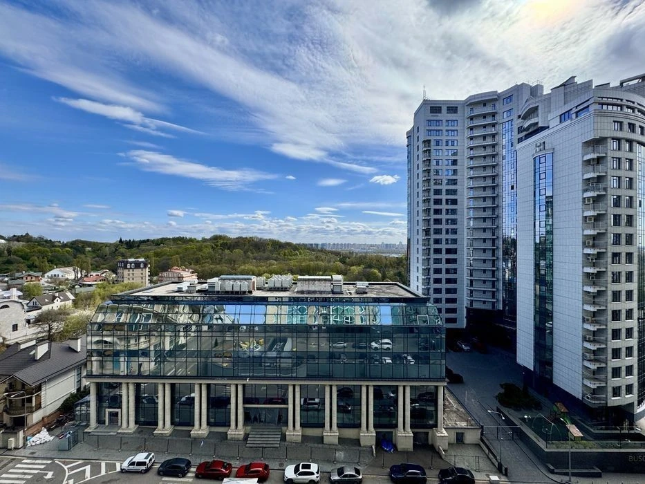No commission! Spacious apartment 164m2 with 3 separate bedrooms