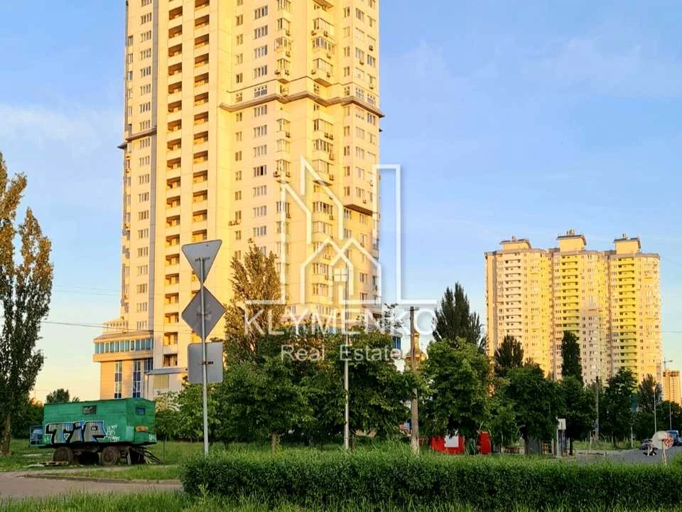 Квартира. Київ, Юрія Шумського вул.
