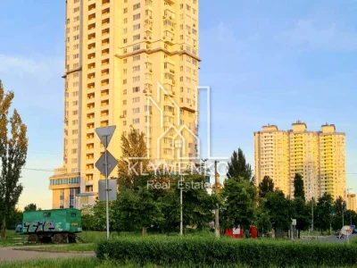 Квартира. Київ, Юрія Шумського вул.