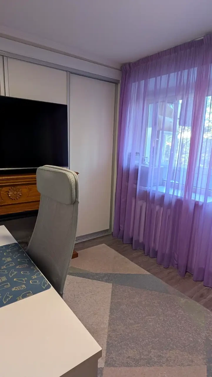Apartment for sale 2-room 40 m² 4/5 floor.