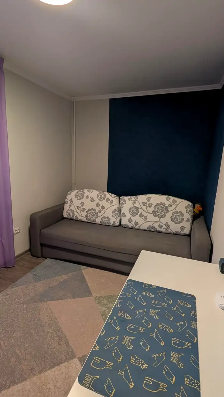 Apartment for sale 2-room 40 m² 4/5 floor.