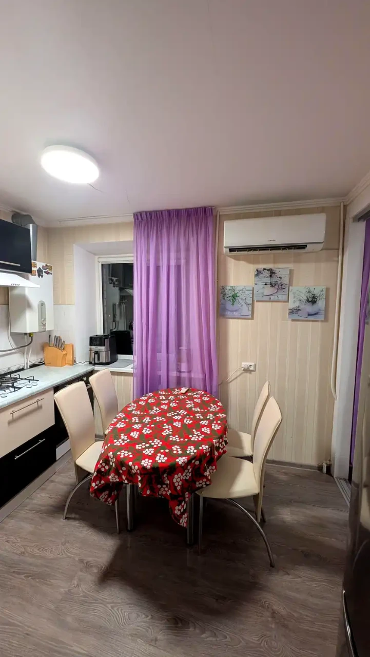Apartment for sale 2-room 40 m² 4/5 floor.