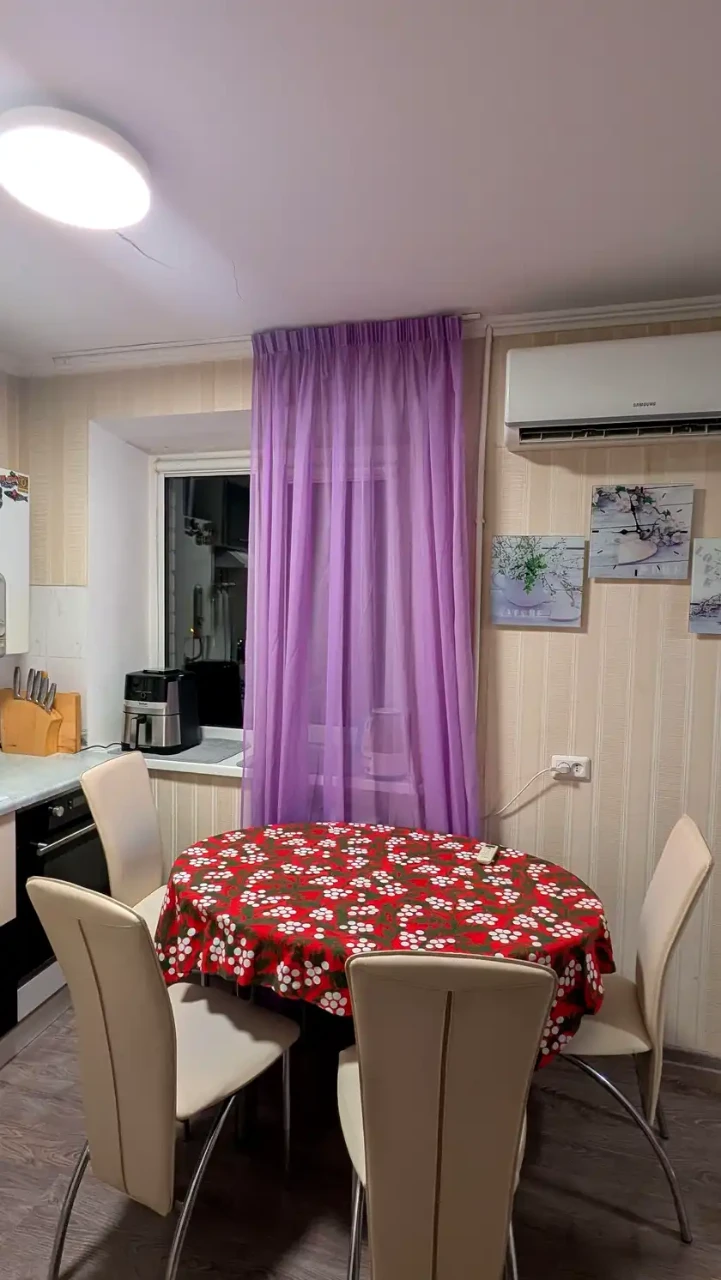 Apartment for sale 2-room 40 m² 4/5 floor.