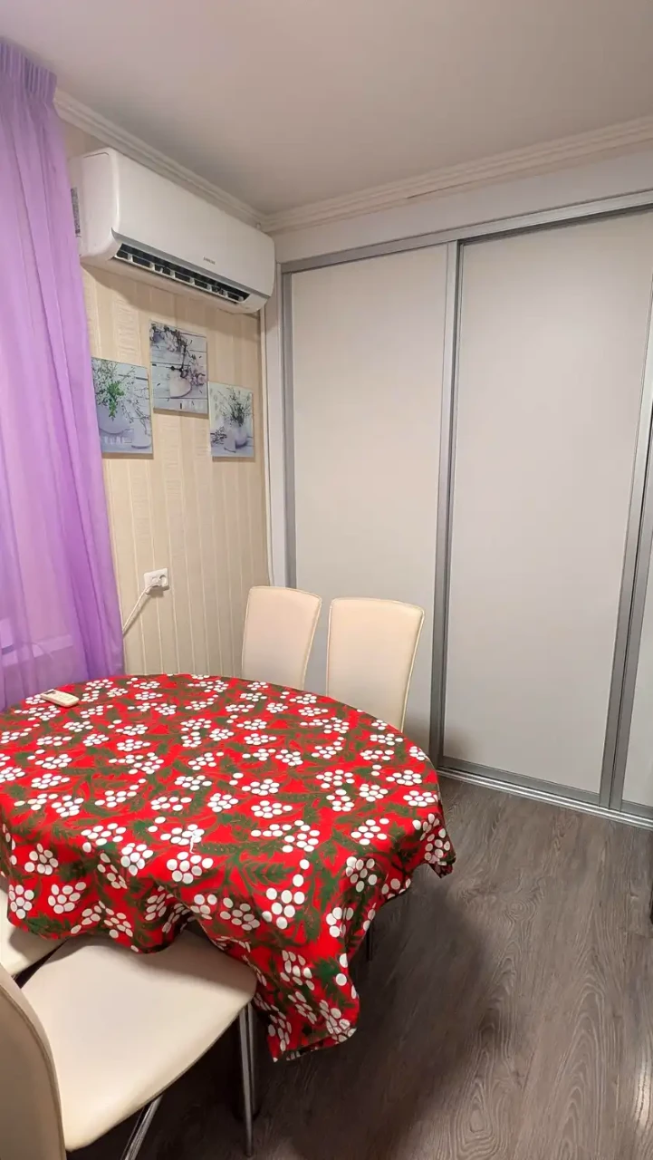 Apartment for sale 2-room 40 m² 4/5 floor.