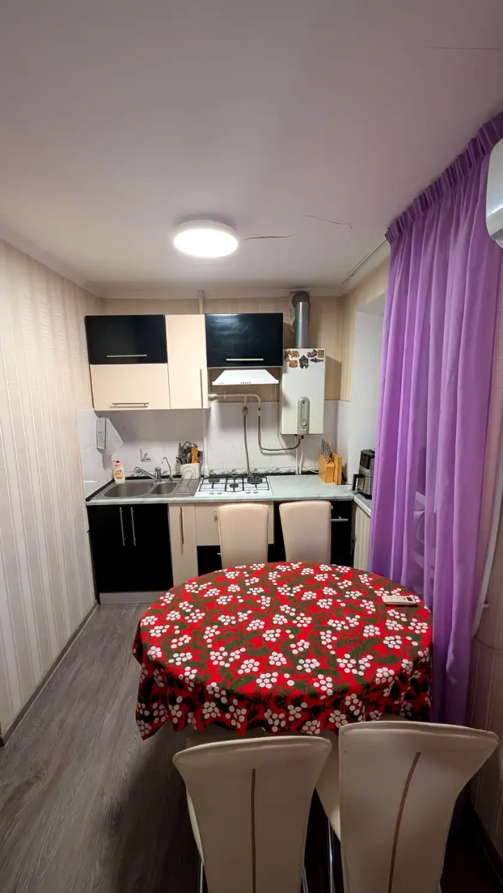 Apartment for sale 2-room 40 m² 4/5 floor.