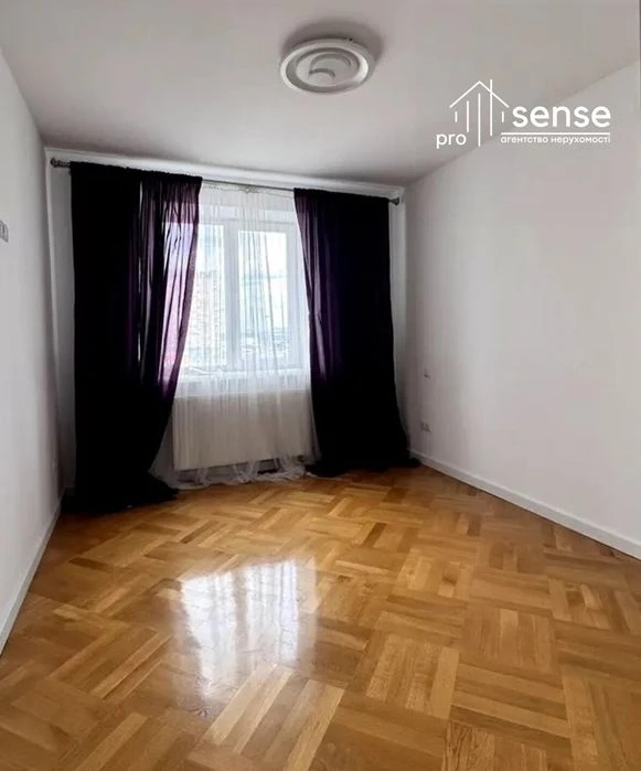 Продаж 2к квартири 72 кв. м  на вул. Івасюка ,м-Каскад