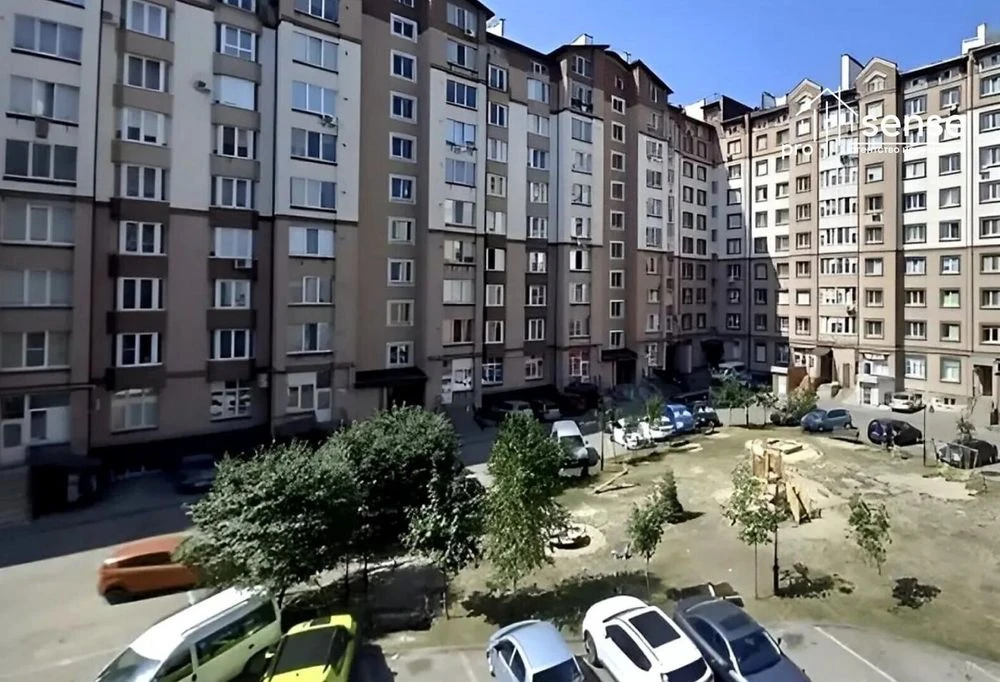 Продаж 2к квартири 72 кв. м  на вул. Івасюка ,м-Каскад