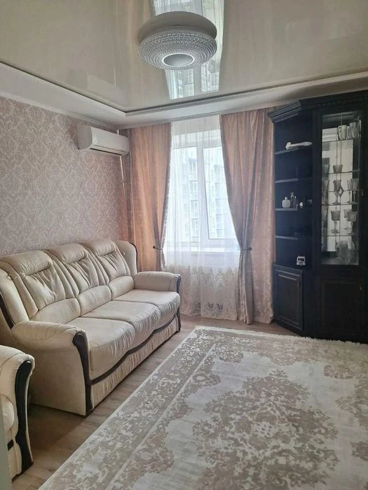 Продам 1-к квартиру з ремонтом в новобудові