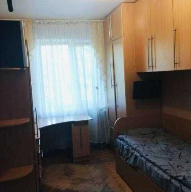Продам 2 комн квартиру на Одесской