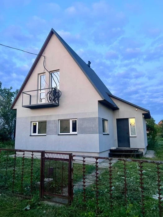 38119 Продаж затишного 2-поверхового будинку біля міста — СТ
