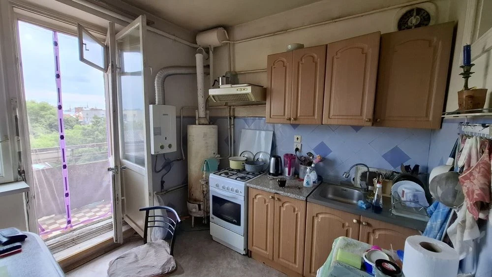 Продаж 3 кімнатної Художня