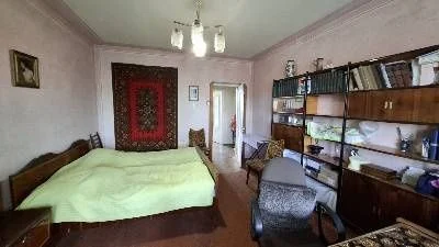 Продаж 3 кімнатної Художня