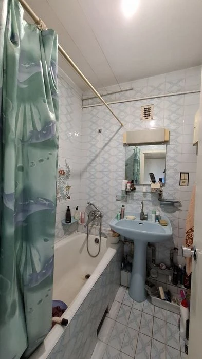Продаж 3 кімнатної Художня